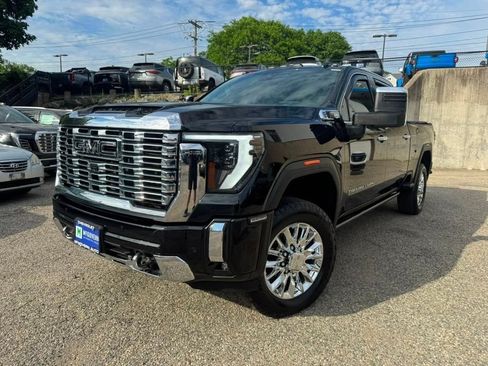 Used 2024 GMC Sierra 3500 Denali w/ Denali Reserve Package AWD/4WD image 32