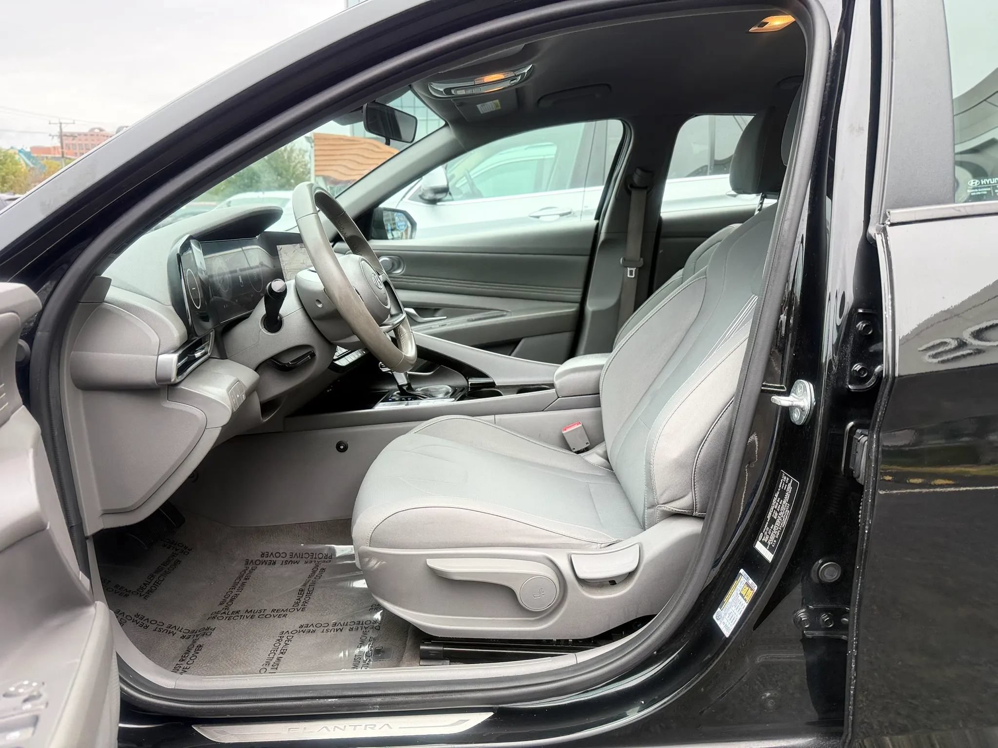 Used 2023 Hyundai Elantra SEL w/ Convenience Package FWD image 10