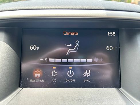 Used 2020 Nissan Pathfinder S FWD image 24