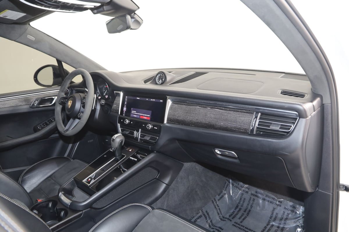 Used 2023 Porsche Macan GTS w/ GTS Sport Package AWD/4WD image 55