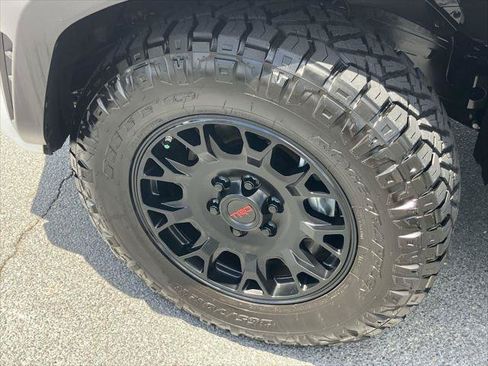 Certified 2026 Toyota 4Runner TRD Off-Road Premium AWD/4WD image 9
