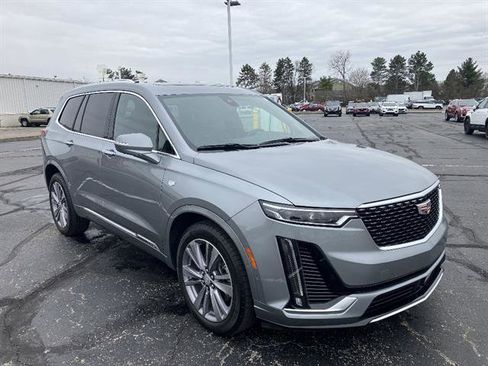 Certified 2025 Cadillac XT6 Premium Luxury w/ Platinum Package image 3