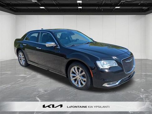 Used 2017 Chrysler 300 C w/ Safetytec Plus Group AWD/4WD image 7