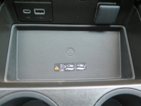 Used 2024 GMC Yukon Denali Ultimate AWD/4WD image 15