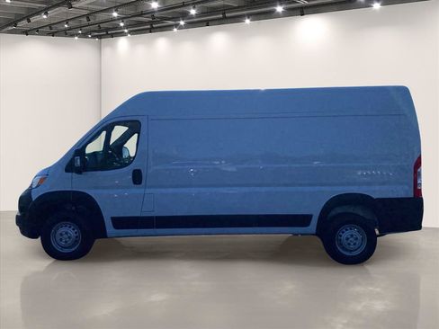 Used 2026 RAM ProMaster 2500 w/ Convenience Group FWD image 4