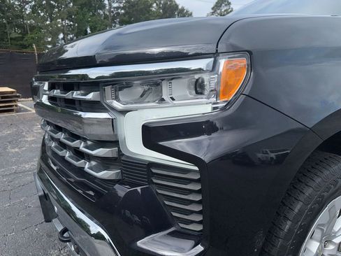 Used 2022 Chevrolet Silverado 1500 LTZ AWD/4WD image 10