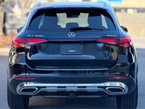 Used 2025 Mercedes-Benz GLC 350e 4MATIC image 3