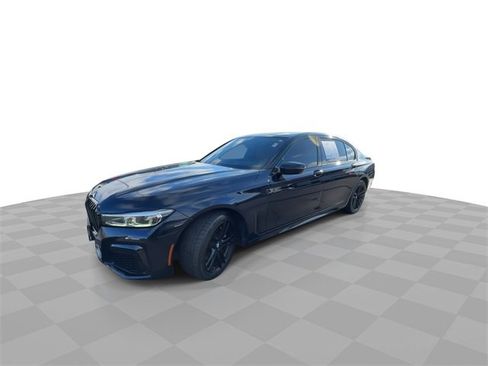 Used 2021 BMW 740i xDrive w/ M Sport Package image 4
