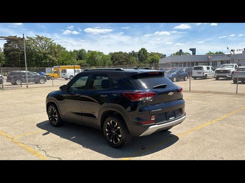 Used 2021 Chevrolet TrailBlazer LT w/ Convenience Package FWD image 4