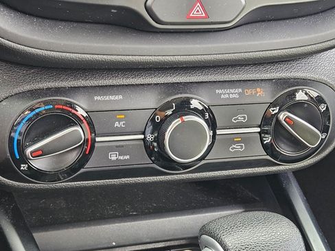 Used 2022 Kia Soul LX FWD image 13