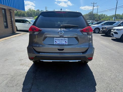 Used 2017 Nissan Rogue SV AWD/4WD image 10