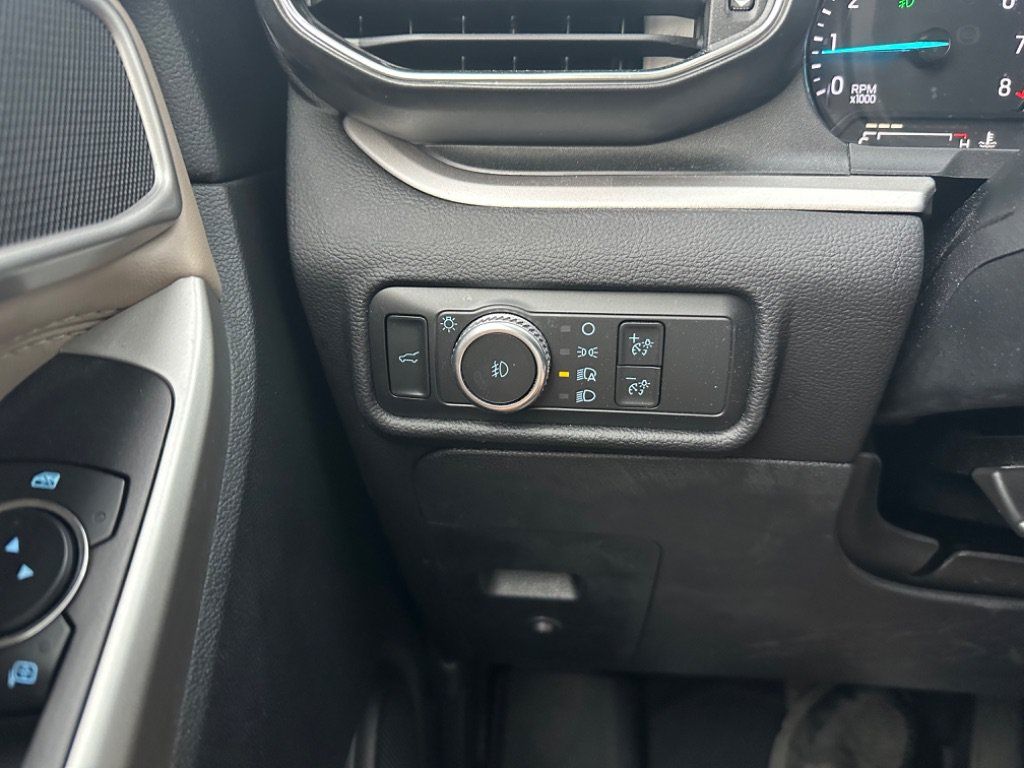 Used 2021 Ford Explorer XLT w/ Equipment Group 202A RWD image 14