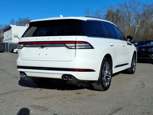 Used 2023 Lincoln Aviator Grand Touring w/ Elements Package Plus image 5