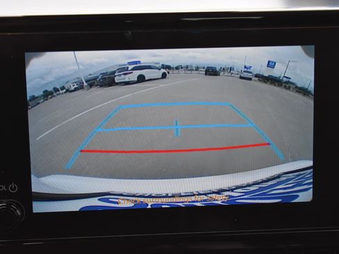 Used 2025 Toyota Corolla LE FWD image 5