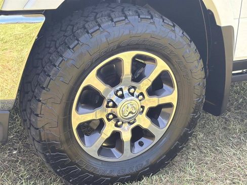 Used 2022 RAM 3500 Limited AWD/4WD image 9