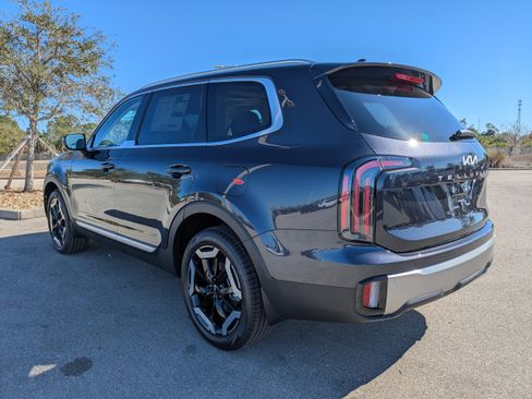 New 2025 Kia Telluride EX image 7