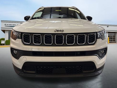 Used 2024 Jeep Compass Latitude w/ Convenience Group image 8