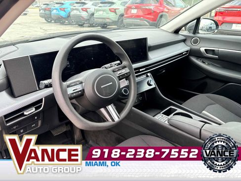 Used 2025 Hyundai Sonata SEL FWD image 10