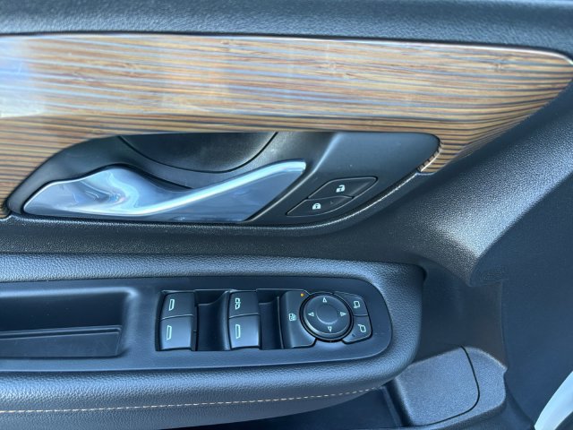 Used 2020 GMC Terrain SLE w/ Driver Convenience Package FWD image 18