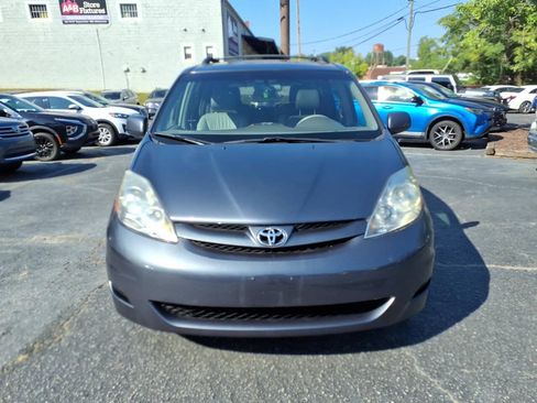 Used 2008 Toyota Sienna XLE FWD image 9