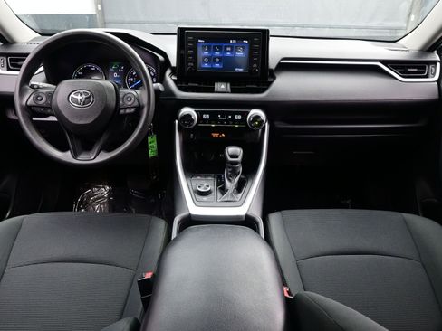 Used 2019 Toyota RAV4 LE image 16