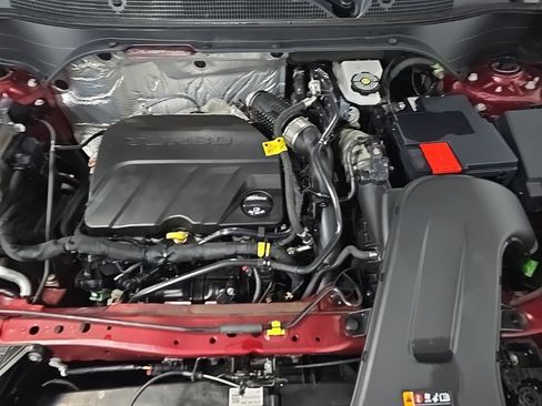 Used 2024 Chevrolet Trax LT w/ Sunroof Package image 13