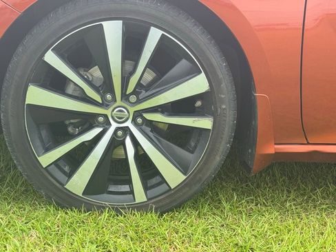 Used 2020 Nissan Altima 2.5 SR FWD image 32