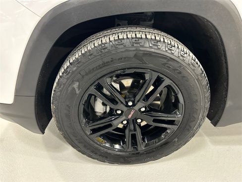 Used 2022 GMC Terrain AT4 w/ Infotainment Package II image 8