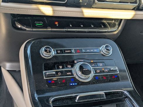 Used 2022 Lincoln Nautilus Reserve image 18