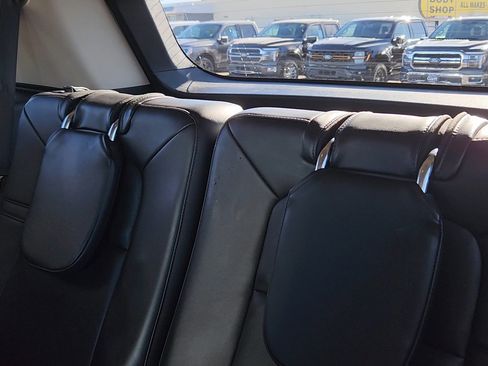 Used 2024 Lincoln Aviator AWD w/ Premium Package image 19