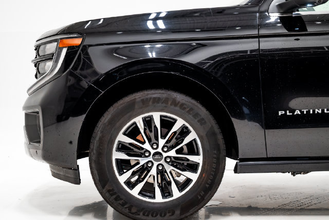 Used 2025 Ford Expedition Platinum AWD/4WD image 34