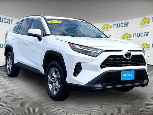 Used 2025 Toyota RAV4 XLE image 1