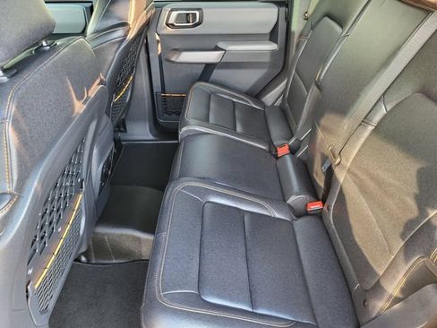 Used 2023 Ford Bronco Badlands AWD/4WD image 24