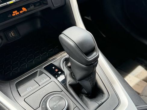 Certified 2025 Toyota RAV4 LE AWD/4WD image 25