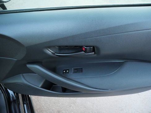 Used 2023 Toyota Corolla LE image 19