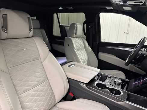 Certified 2026 Cadillac Escalade V AWD/4WD image 33
