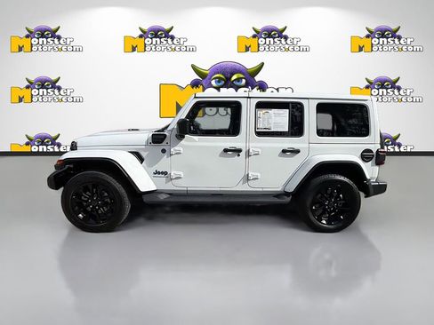 Used 2025 Jeep Wrangler Sahara 4xe image 8