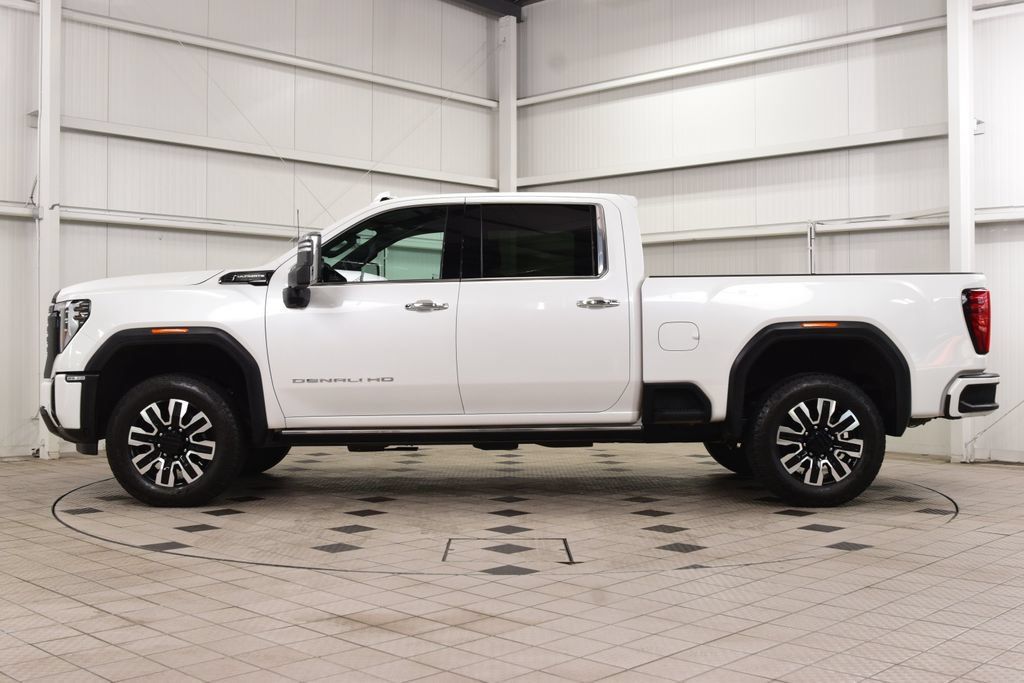 Used 2025 GMC Sierra 2500 Denali Ultimate AWD/4WD image 4