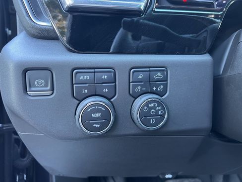 Used 2024 Chevrolet Silverado 1500 High Country w/ Z71 Off-Road Package image 26