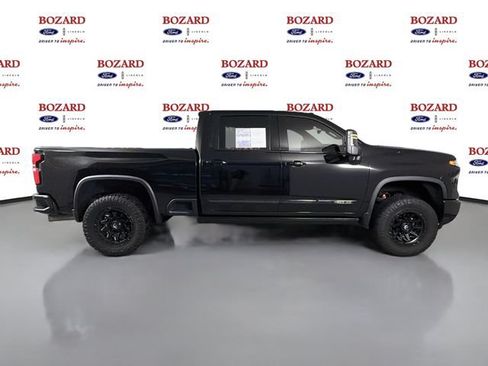 Used 2024 Chevrolet Silverado 2500 High Country w/ High Country Premium Package AWD/4WD image 9