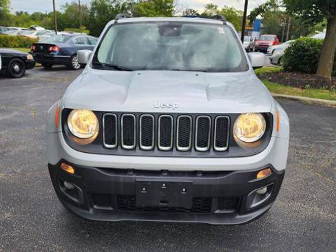 Used 2015 Jeep Renegade Latitude FWD image 9