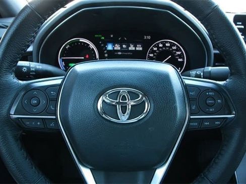 Used 2022 Toyota Avalon XLE image 19