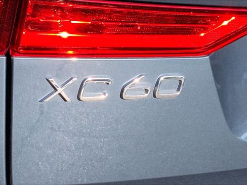 Used 2025 Volvo XC60 B5 Ultra w/ Protection Package Premier AWD/4WD image 31