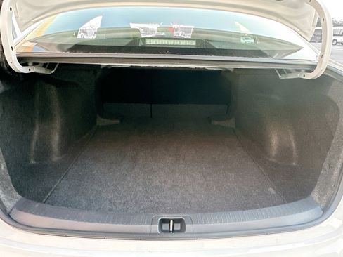 Used 2025 Toyota Corolla LE image 26