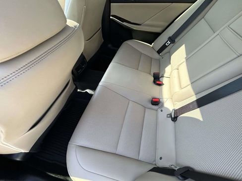 Used 2017 Lexus IS 200t RWD image 12