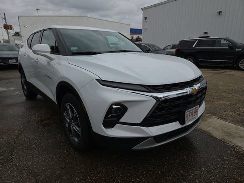 Used 2025 Chevrolet Blazer LT AWD/4WD image 6