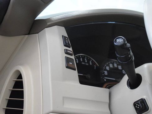 Used 2005 Cadillac XLR image 59