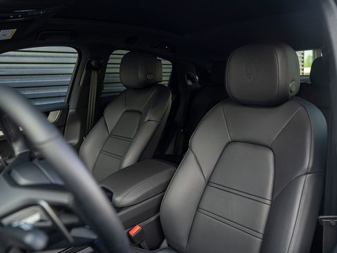Certified 2026 Porsche Cayenne E-Hybrid Coupe AWD/4WD image 5