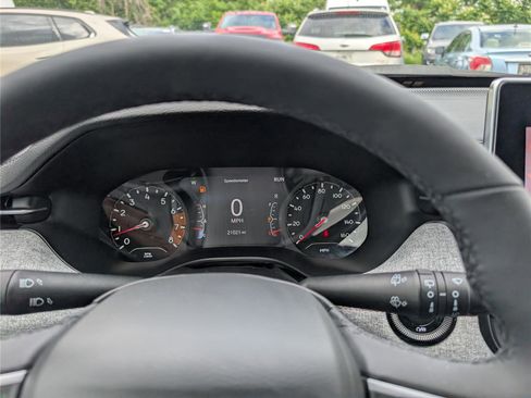 Used 2024 Jeep Compass Latitude AWD/4WD image 30