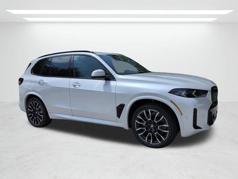 New 2026 BMW X5 xDrive40i w/ M Sport Package AWD/4WD image 2